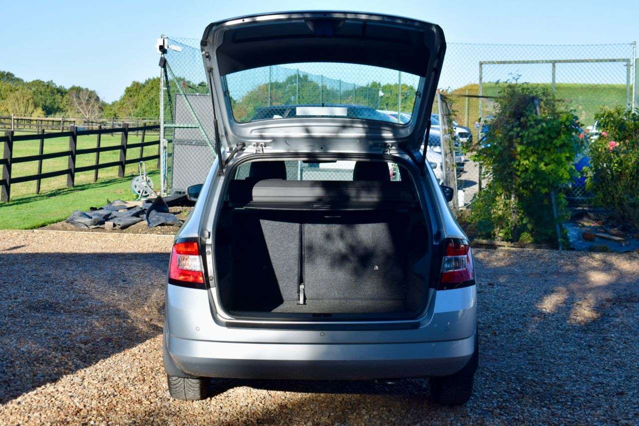 2015 SKODA FABIA 2015 SKODA FABIA