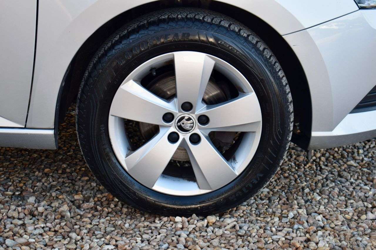 2015 SKODA FABIA 2015 SKODA FABIA