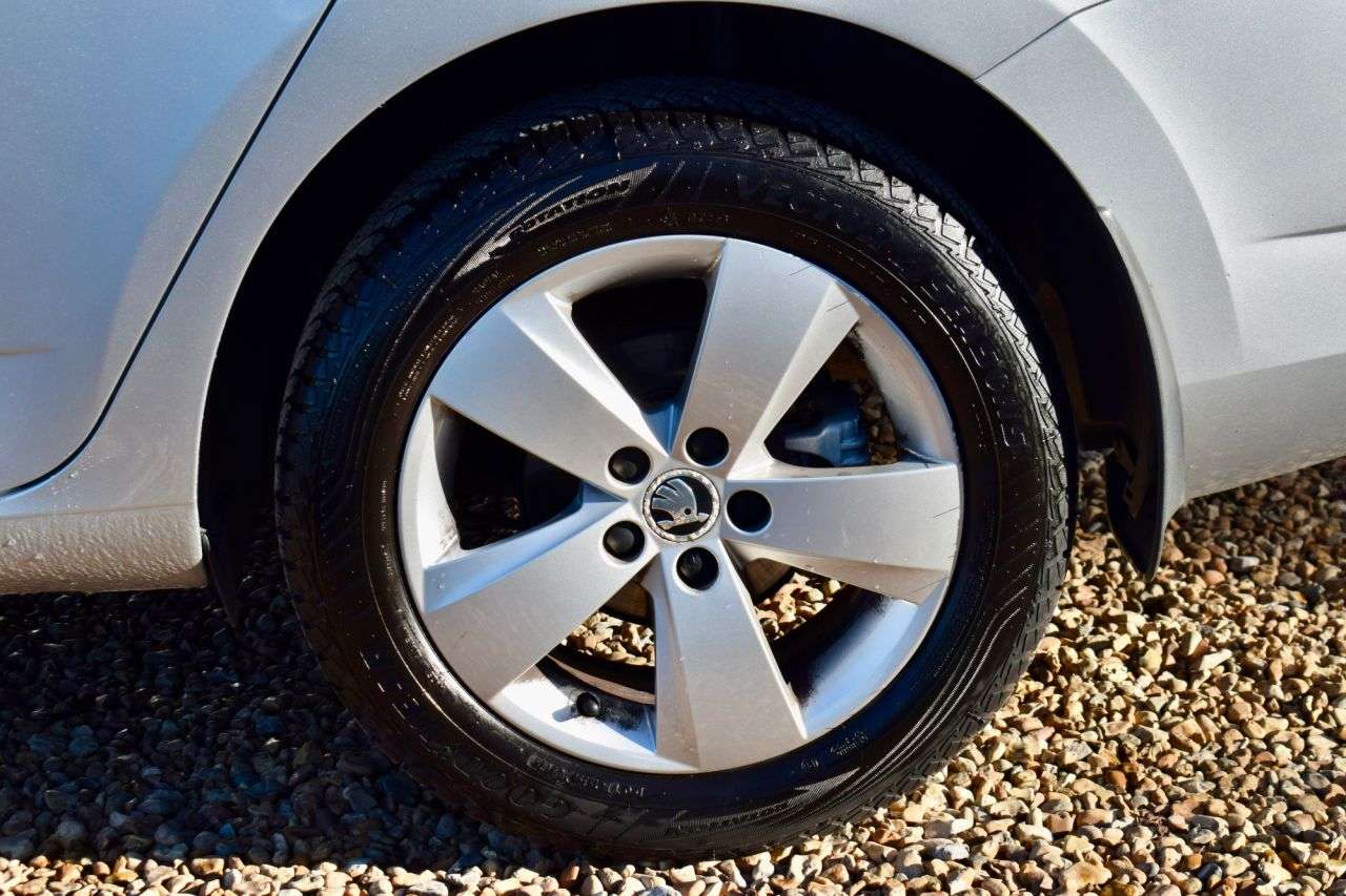 2015 SKODA FABIA 2015 SKODA FABIA