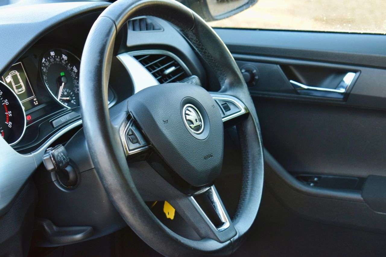 2015 SKODA FABIA 2015 SKODA FABIA
