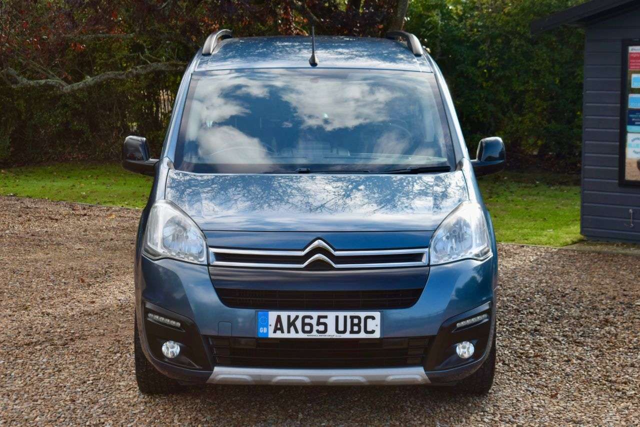 A 2015 CITROEN BERLINGO 1.6 BlueHDi XTR Multispace MPV 5dr Diesel Manual Euro 6 (100 ps) 2 OWNERS + A 2015 CITROEN BERLINGO 1.6 BlueHDi XTR Multispace MPV 5dr Diesel Manual Euro 6 (100 ps) 2 OWNERS +