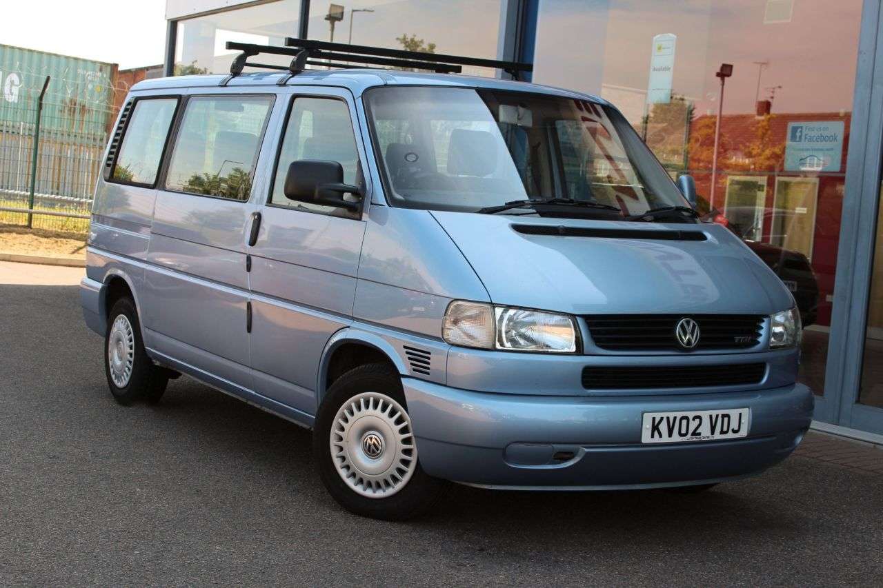 A 2002 VOLKSWAGEN CARAVELLE 2.5 TDI 101 BHP SWB 8 SEAT LOW MILES, SERVICE HISTORY A 2002 VOLKSWAGEN CARAVELLE 2.5 TDI 101 BHP SWB 8 SEAT LOW MILES, SERVICE HISTORY