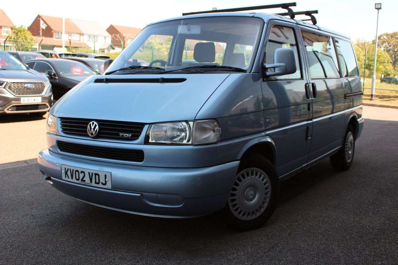 A 2002 VOLKSWAGEN CARAVELLE 2.5 TDI 101 BHP SWB 8 SEAT LOW MILES, SERVICE HISTORY A 2002 VOLKSWAGEN CARAVELLE 2.5 TDI 101 BHP SWB 8 SEAT LOW MILES, SERVICE HISTORY