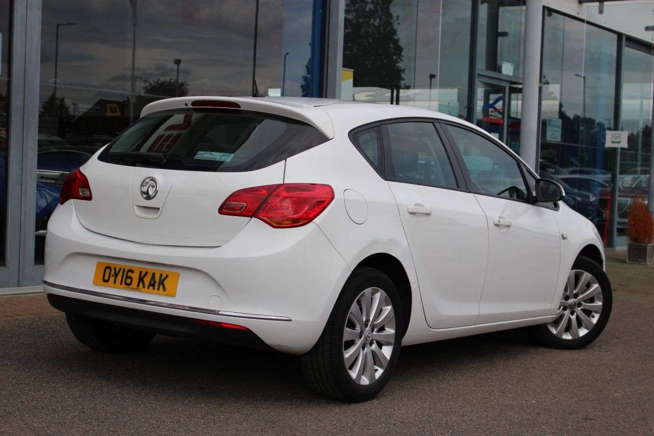 A 2016 VAUXHALL ASTRA 1.6 CDTI ECOFLEX S/S 5d 108 BHP ** CHEAP FAMILY CAR ** A 2016 VAUXHALL ASTRA 1.6 CDTI ECOFLEX S/S 5d 108 BHP ** CHEAP FAMILY CAR **