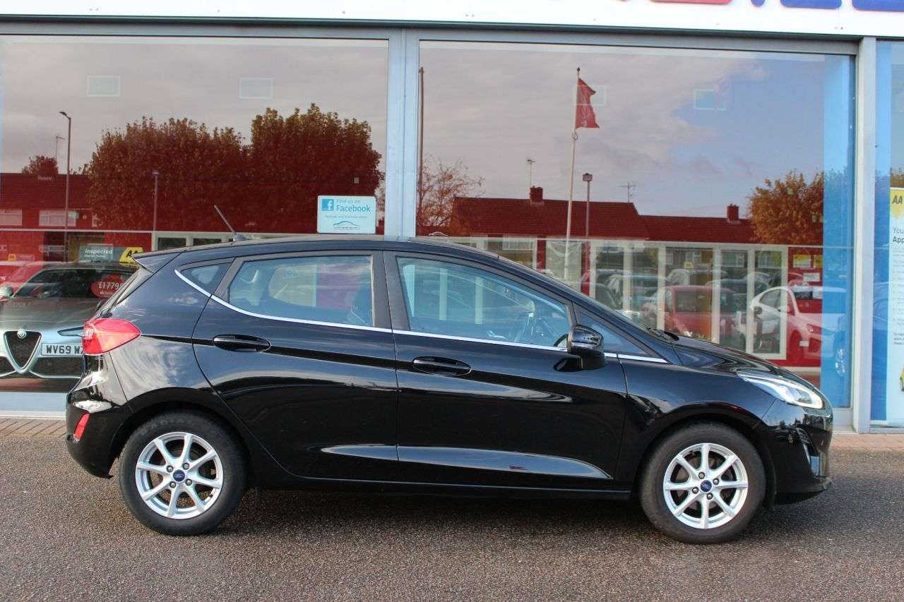 A 2018 FORD FIESTA 1.0T EcoBoost Zetec Hatchback 5dr Petrol Manual Euro 6 (s/s) (100 ps) CARPL A 2018 FORD FIESTA 1.0T EcoBoost Zetec Hatchback 5dr Petrol Manual Euro 6 (s/s) (100 ps) CARPL