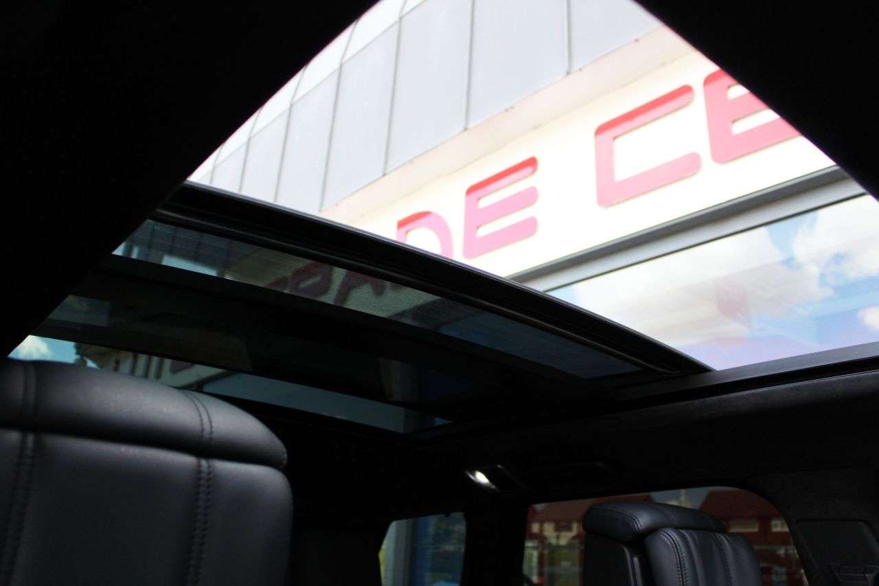 A 2020 LAND ROVER RANGE ROVER SPORT 3.0 SD V6 Autobiography Dynamic SUV 5dr Diesel Auto 4WD Euro 6 (s/s) (306 p A 2020 LAND ROVER RANGE ROVER SPORT 3.0 SD V6 Autobiography Dynamic SUV 5dr Diesel Auto 4WD Euro 6 (s/s) (306 p