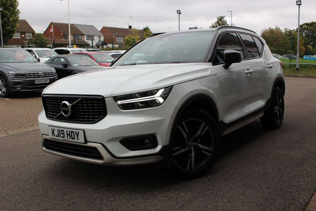 2019 VOLVO XC40 2019 VOLVO XC40