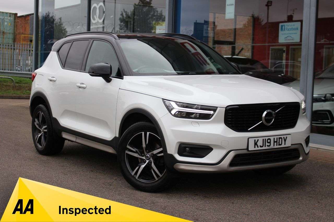 2019 VOLVO XC40 2019 VOLVO XC40