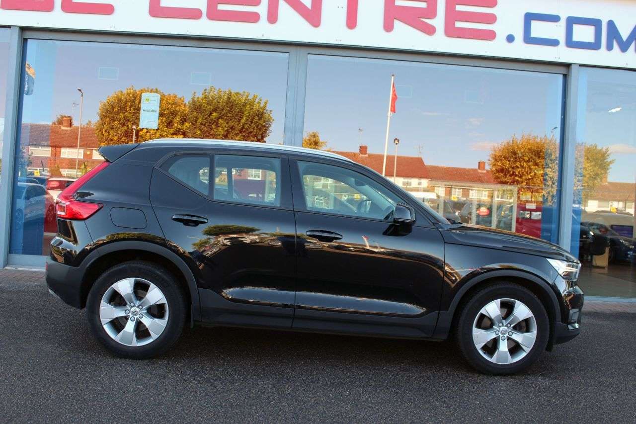 2020 VOLVO XC40 2020 VOLVO XC40