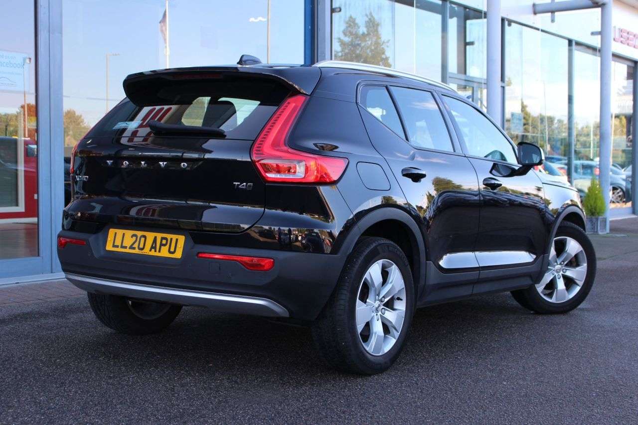 2020 VOLVO XC40 2020 VOLVO XC40