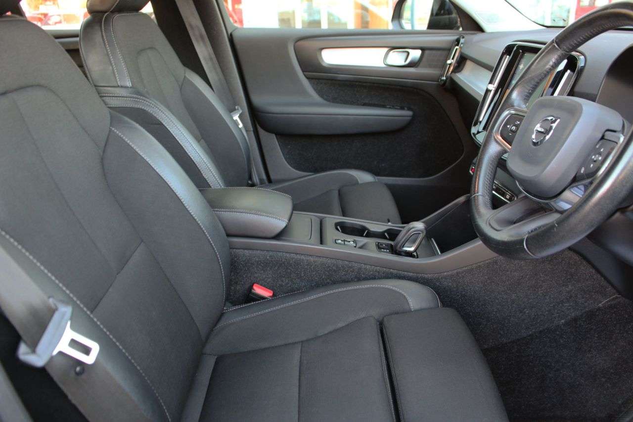 2020 VOLVO XC40 2020 VOLVO XC40