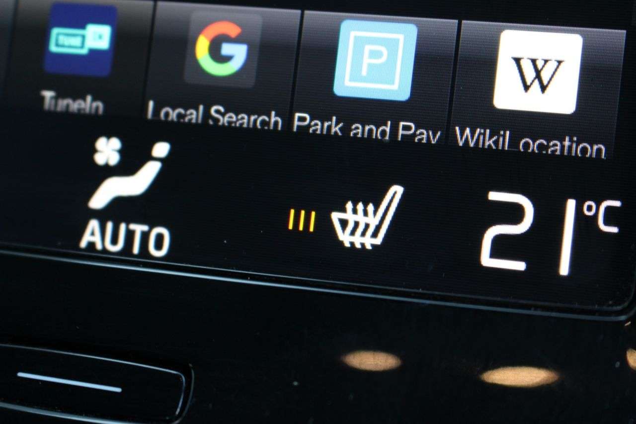 2020 VOLVO XC40 2020 VOLVO XC40