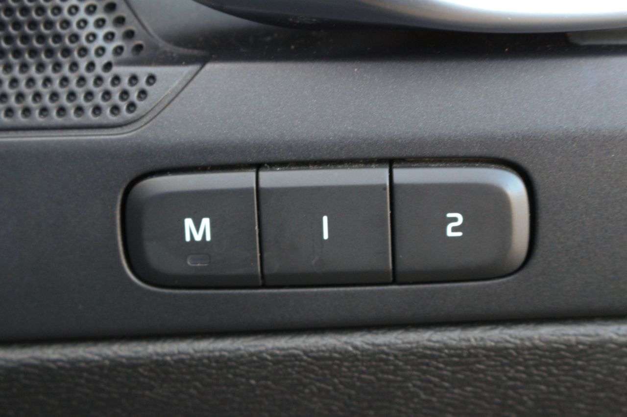 2020 VOLVO XC40 2020 VOLVO XC40