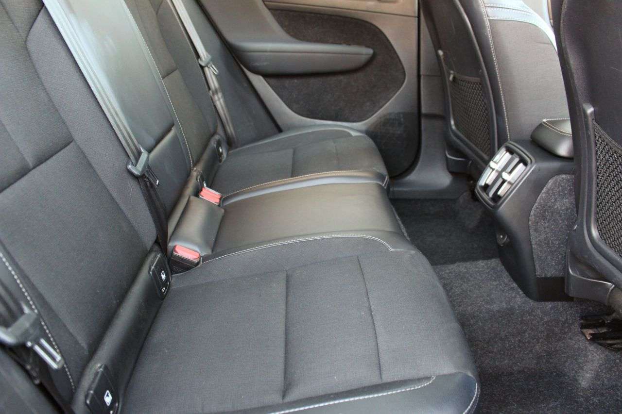 2020 VOLVO XC40 2020 VOLVO XC40