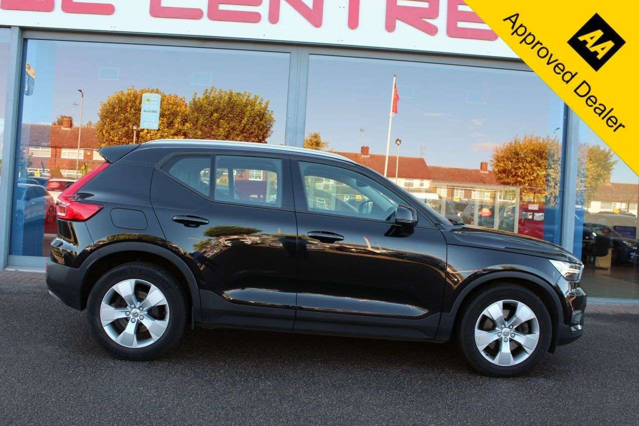 2020 VOLVO XC40 2020 VOLVO XC40