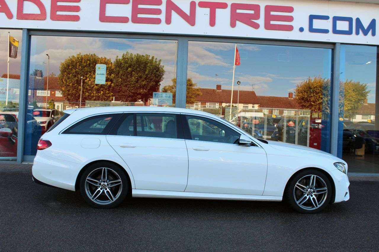 A 2017 MERCEDES-BENZ E-CLASS 2.0 E220d AMG Line Estate 5dr Diesel G-Tronic+ Euro 6 (s/s) (194 ps) 19" AL A 2017 MERCEDES-BENZ E-CLASS 2.0 E220d AMG Line Estate 5dr Diesel G-Tronic+ Euro 6 (s/s) (194 ps) 19" AL