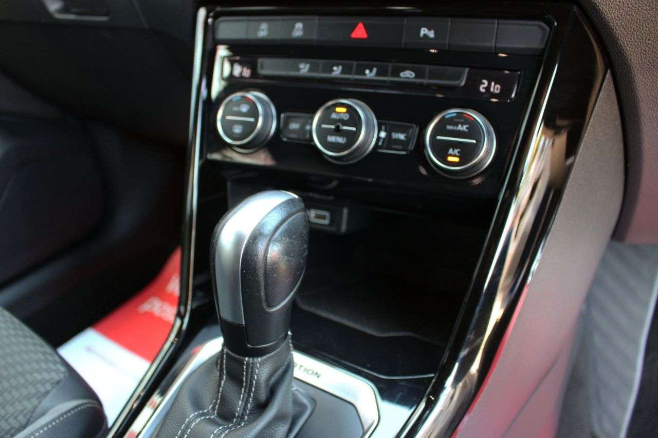 2020 VOLKSWAGEN T-ROC 2020 VOLKSWAGEN T-ROC