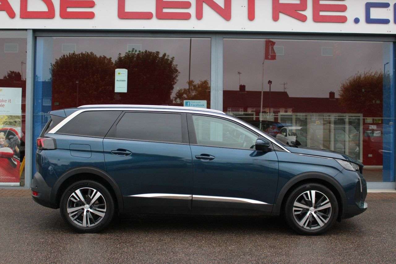 2021 PEUGEOT 5008 2021 PEUGEOT 5008