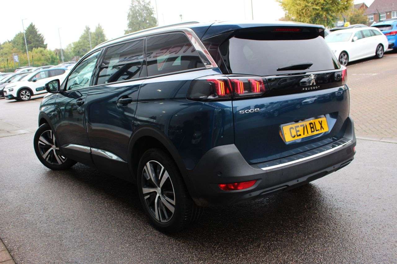 2021 PEUGEOT 5008 2021 PEUGEOT 5008