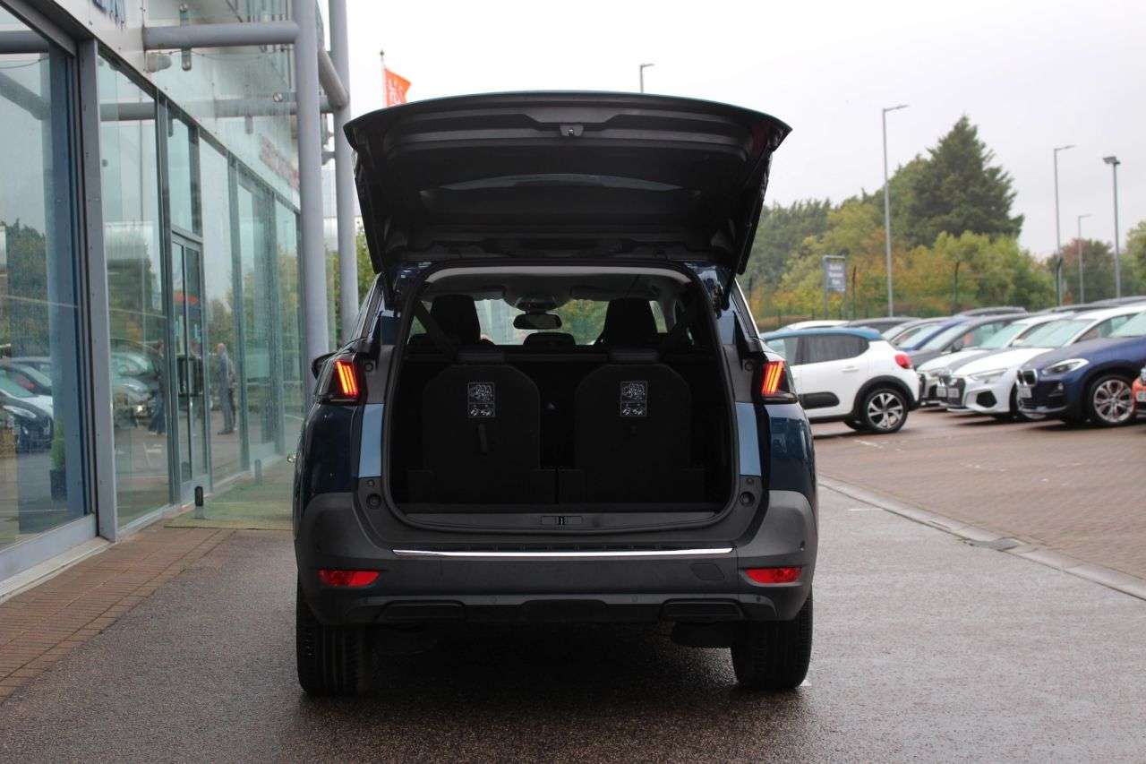 2021 PEUGEOT 5008 2021 PEUGEOT 5008