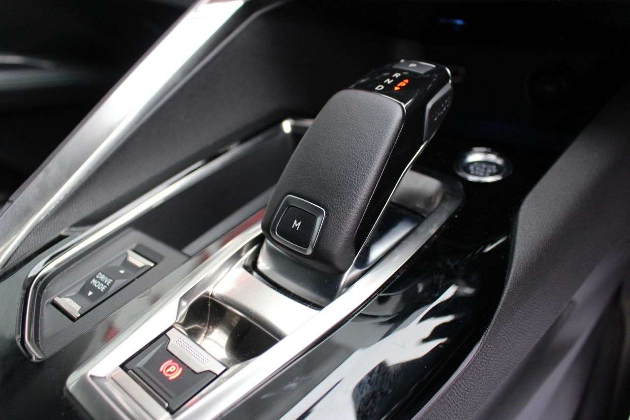 2021 PEUGEOT 5008 2021 PEUGEOT 5008