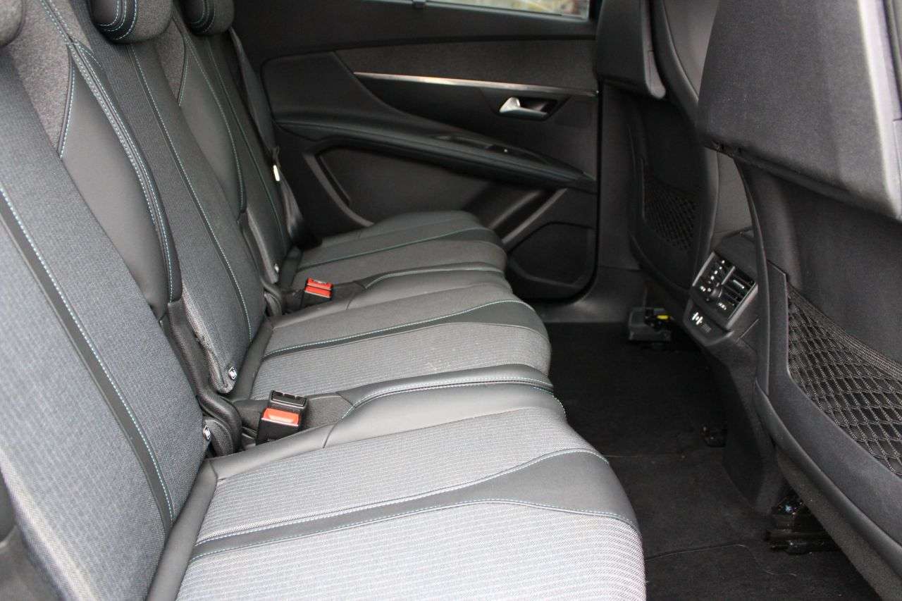 2021 PEUGEOT 5008 2021 PEUGEOT 5008