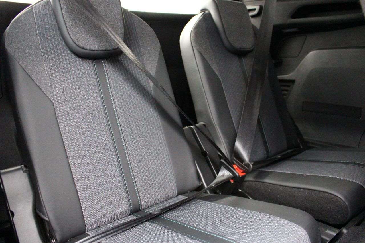 2021 PEUGEOT 5008 2021 PEUGEOT 5008