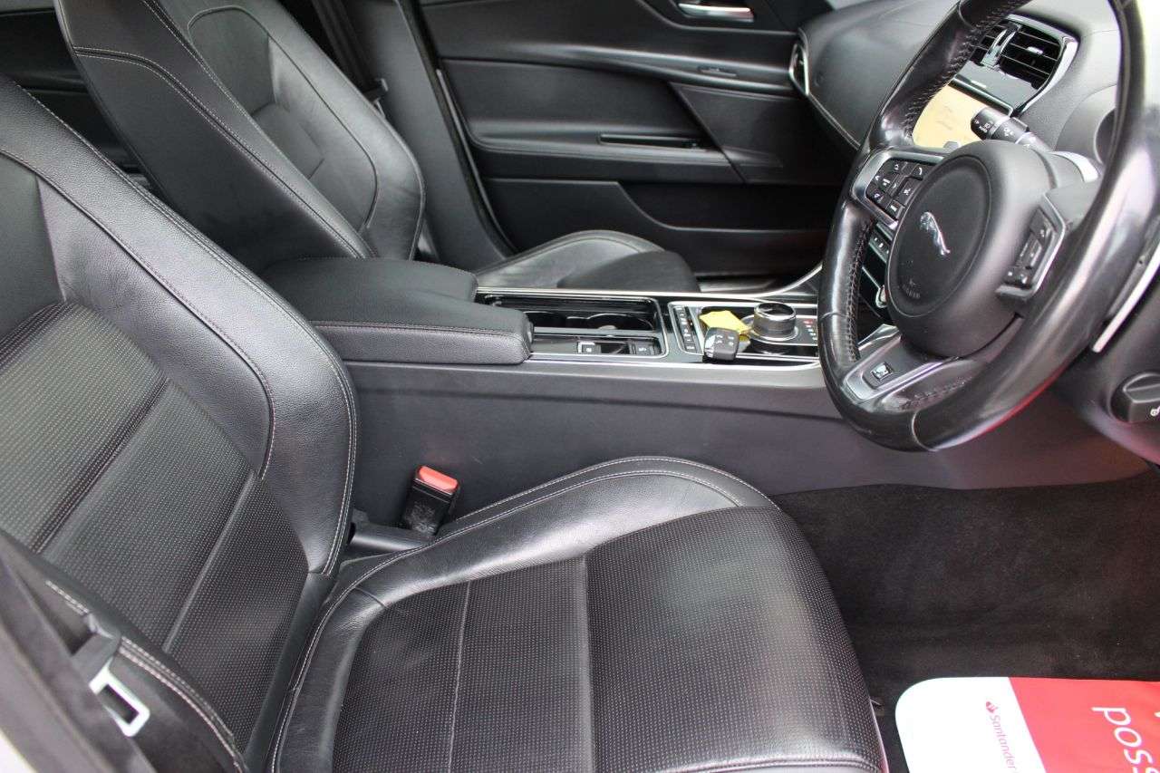 2019 JAGUAR XE 2019 JAGUAR XE