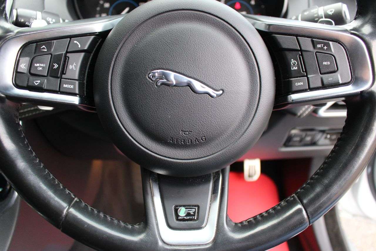 2019 JAGUAR XE 2019 JAGUAR XE