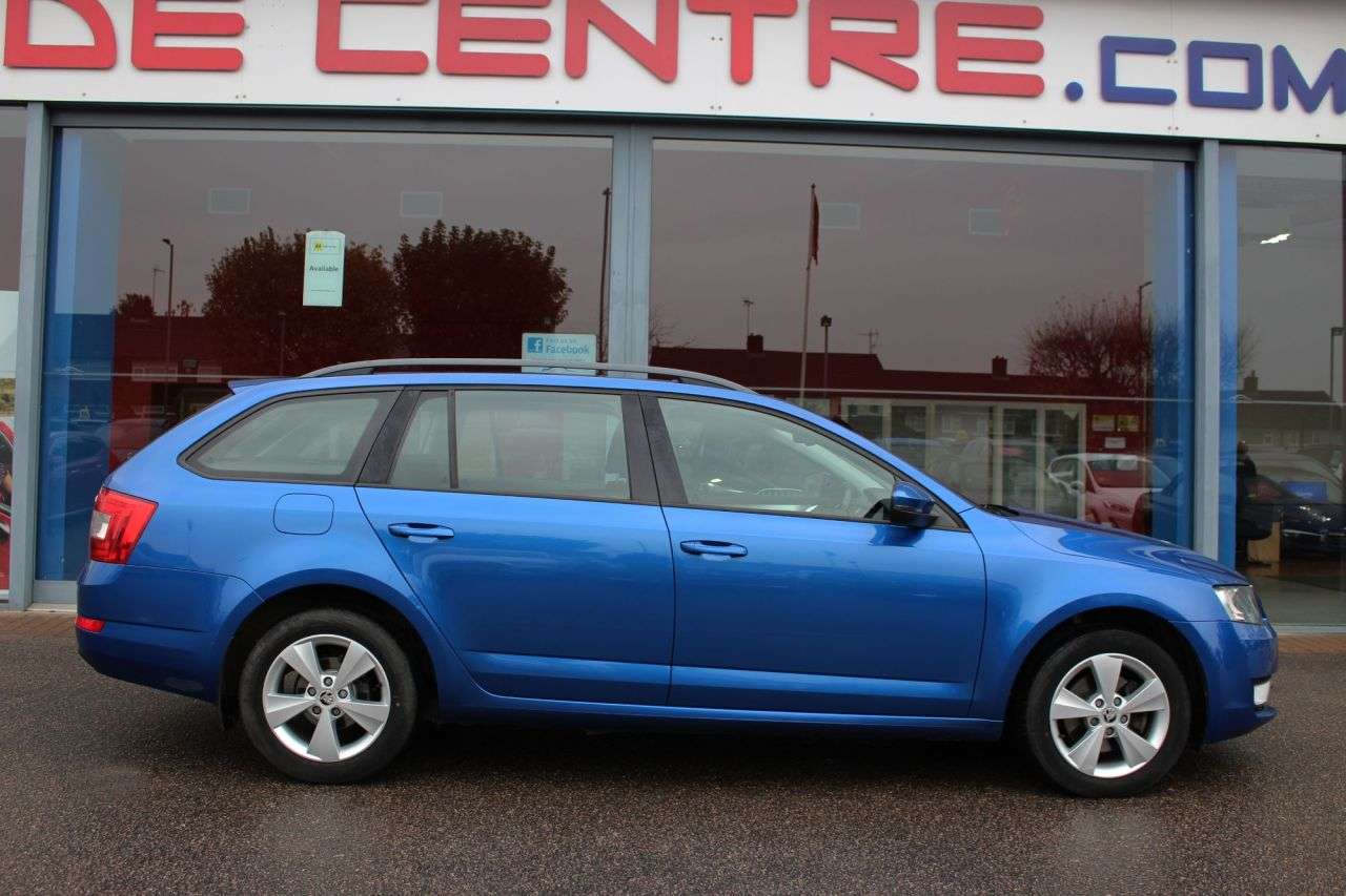 A 2015 SKODA OCTAVIA 2.0 TDI SE L Estate 5dr Diesel Manual Euro 6 (s/s) (150 ps) CRUISE, 16" ALL A 2015 SKODA OCTAVIA 2.0 TDI SE L Estate 5dr Diesel Manual Euro 6 (s/s) (150 ps) CRUISE, 16" ALL