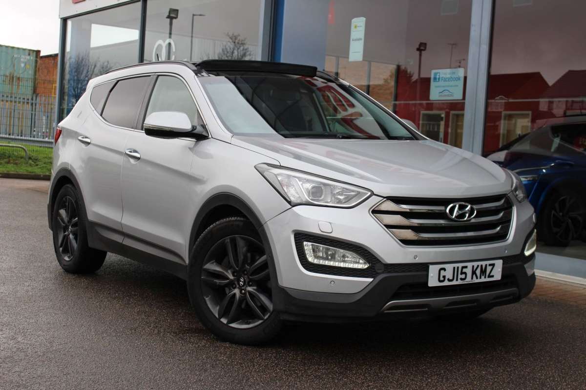 Check out this Hyundai Santa Fe 2015 Diesel Automatic