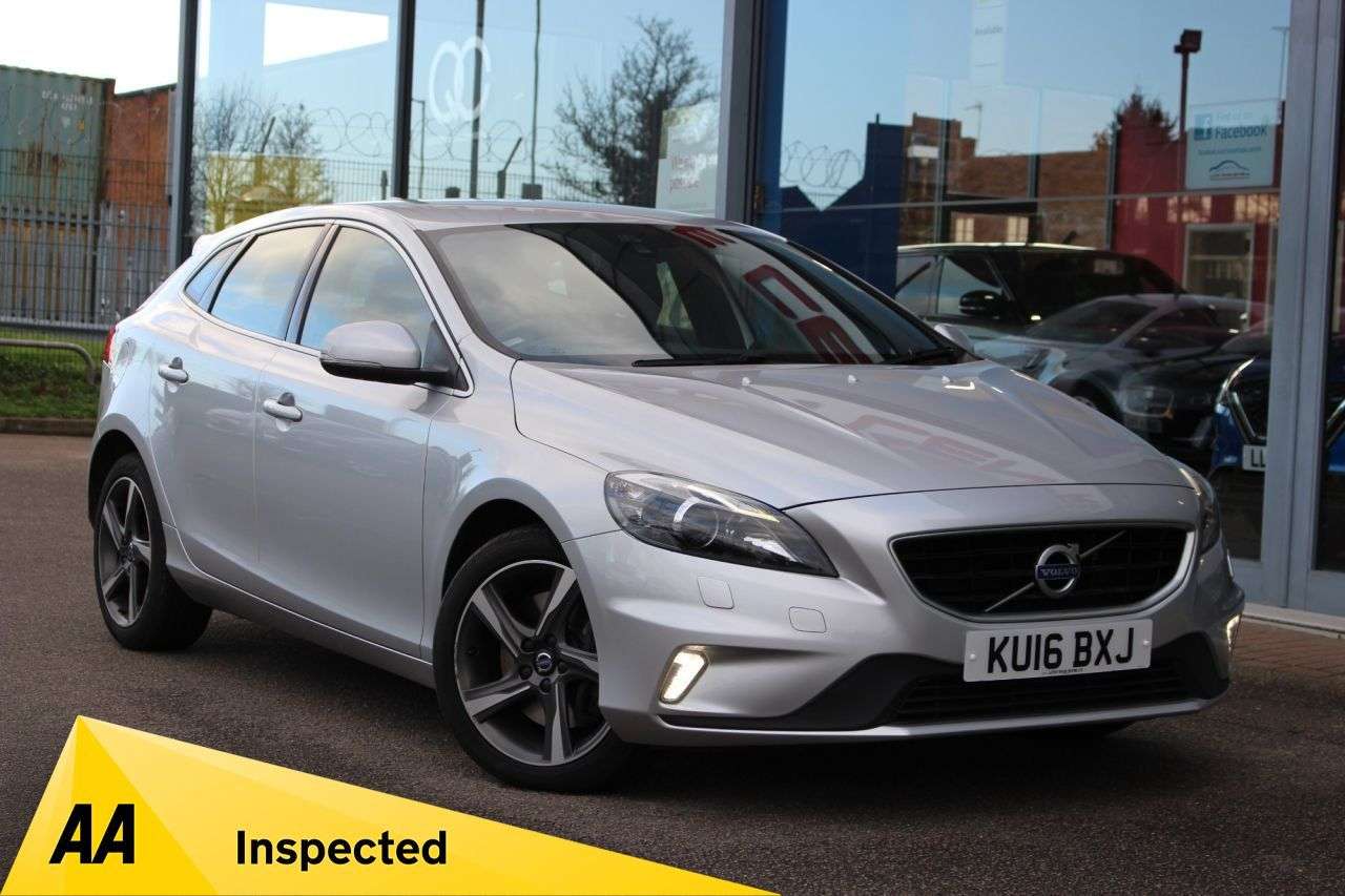 2016 VOLVO V40 2016 VOLVO V40