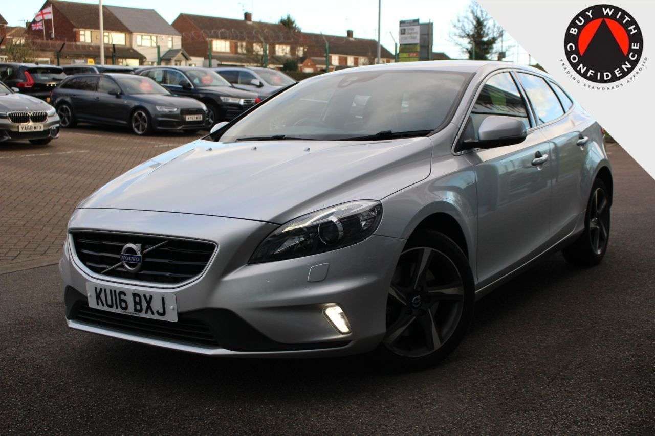 2016 VOLVO V40 2016 VOLVO V40