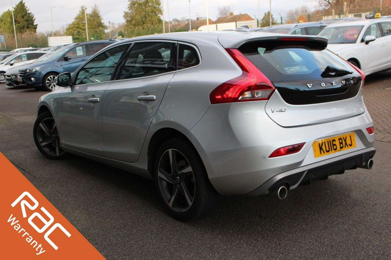 2016 VOLVO V40 2016 VOLVO V40