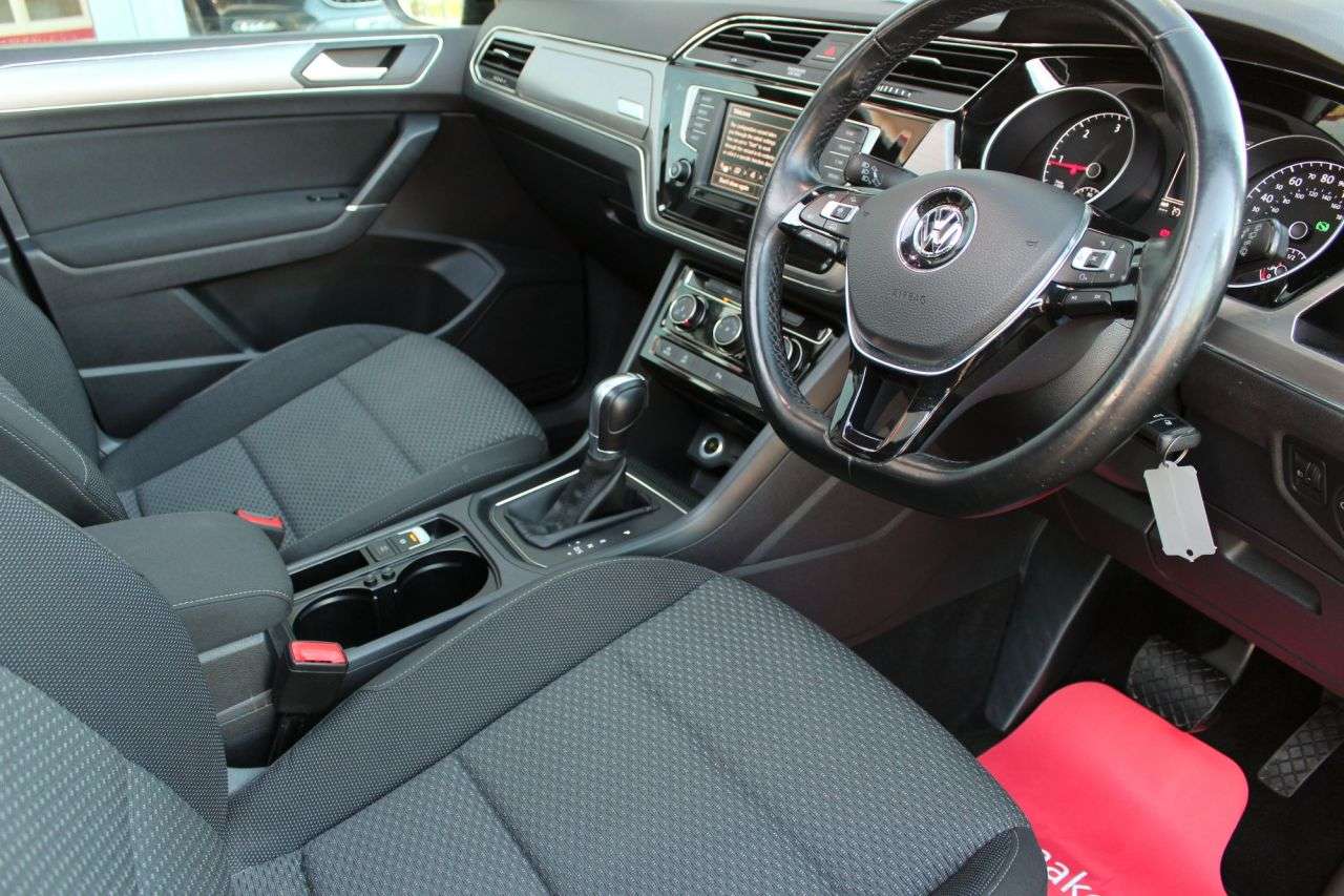 2017 VOLKSWAGEN TOURAN 2017 VOLKSWAGEN TOURAN