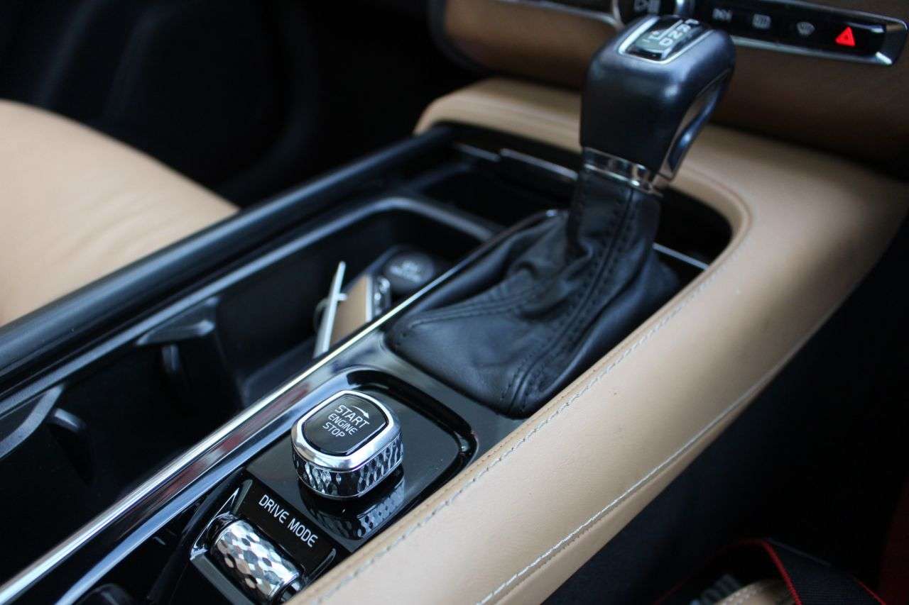 2017 VOLVO XC90 2017 VOLVO XC90