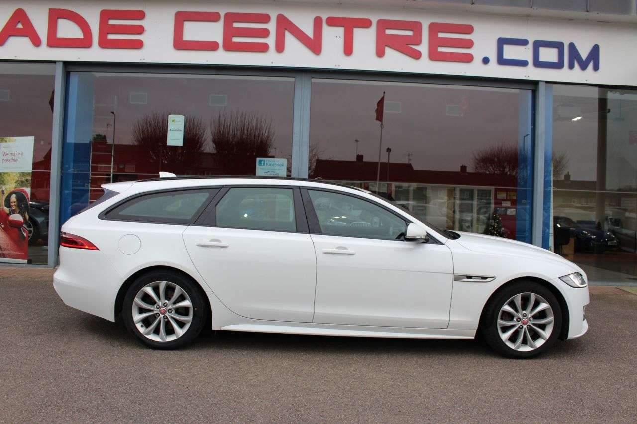 A 2018 JAGUAR XF 2.0d R-Sport Sportbrake 5dr Diesel Auto Euro 6 (s/s) (180 ps) E/TAILGATE, 1 A 2018 JAGUAR XF 2.0d R-Sport Sportbrake 5dr Diesel Auto Euro 6 (s/s) (180 ps) E/TAILGATE, 1
