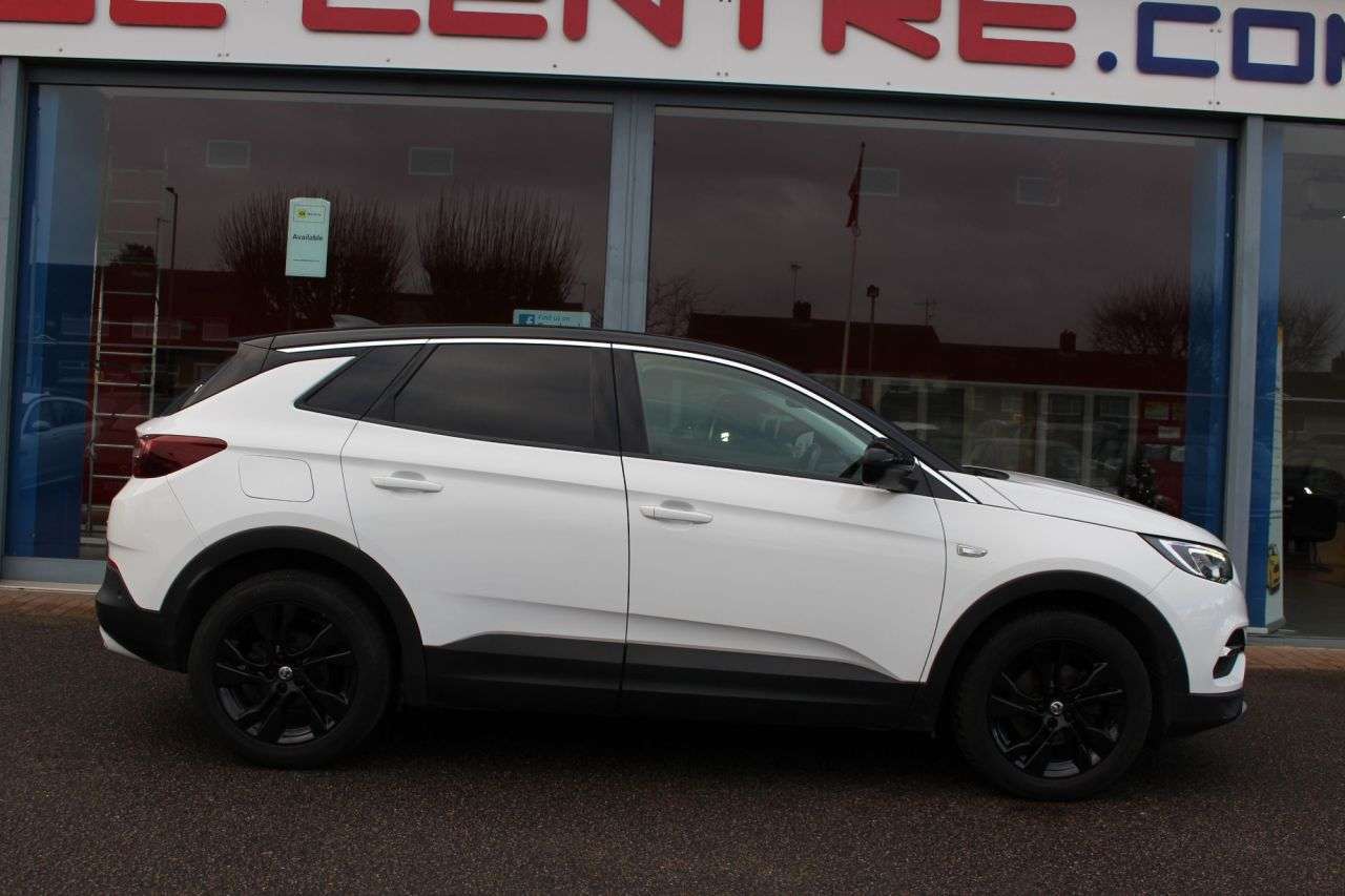 A 2021 VAUXHALL GRANDLAND X 1.5 Turbo D SRi Nav SUV 5dr Diesel Manual Euro 6 (s/s) (130 ps) DAB, 18" AL A 2021 VAUXHALL GRANDLAND X 1.5 Turbo D SRi Nav SUV 5dr Diesel Manual Euro 6 (s/s) (130 ps) DAB, 18" AL