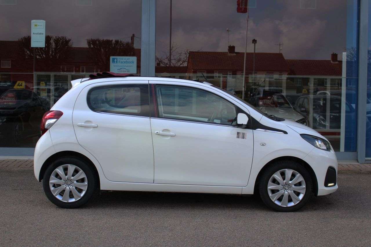 A 2015 PEUGEOT 108 1.0 VTi Active Top! 5dr Petrol Manual Euro 5 Euro 5 (68 ps) - LOW MILES, SU A 2015 PEUGEOT 108 1.0 VTi Active Top! 5dr Petrol Manual Euro 5 Euro 5 (68 ps) - LOW MILES, SU