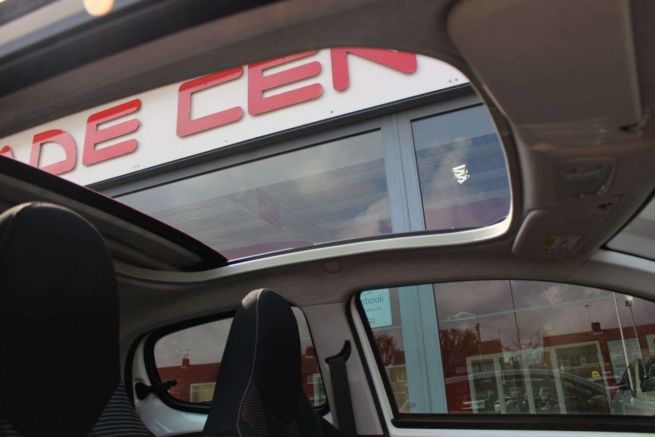 2015 PEUGEOT 108 2015 PEUGEOT 108