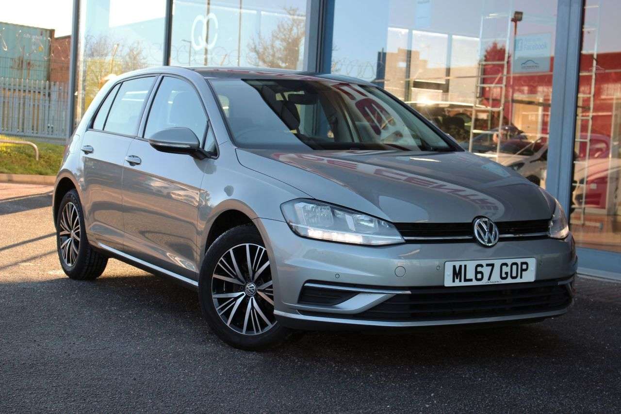 A 2017 VOLKSWAGEN GOLF SE NAVIGATION TDI BLUEMOTION TECHNOLOGY DSG A 2017 VOLKSWAGEN GOLF SE NAVIGATION TDI BLUEMOTION TECHNOLOGY DSG