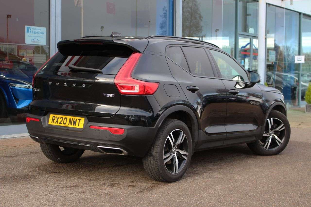 2020 VOLVO XC40 2020 VOLVO XC40