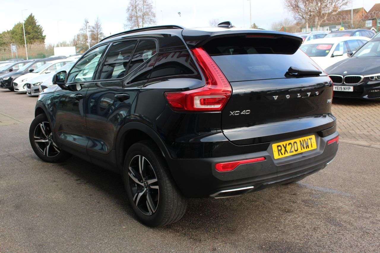 2020 VOLVO XC40 2020 VOLVO XC40