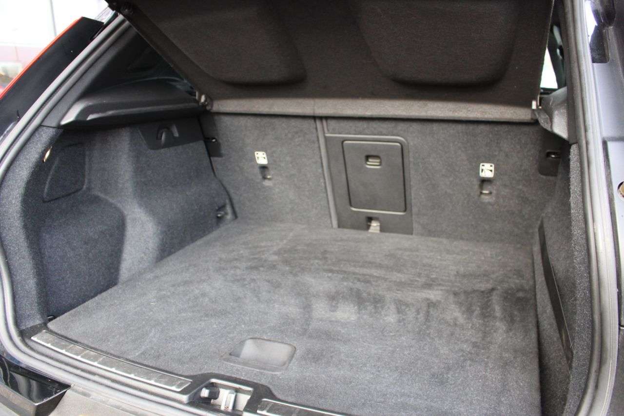 2020 VOLVO XC40 2020 VOLVO XC40