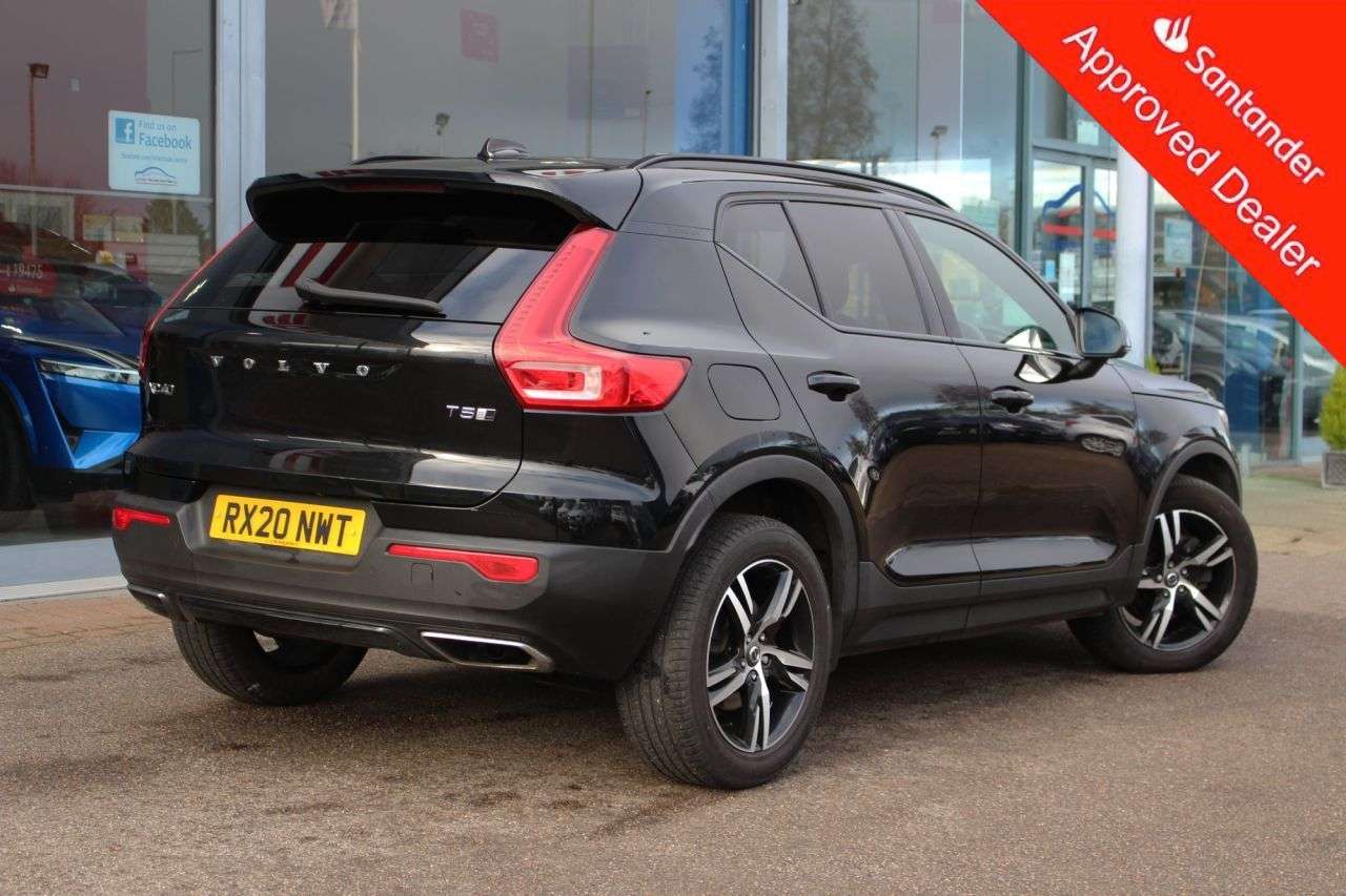 2020 VOLVO XC40 2020 VOLVO XC40