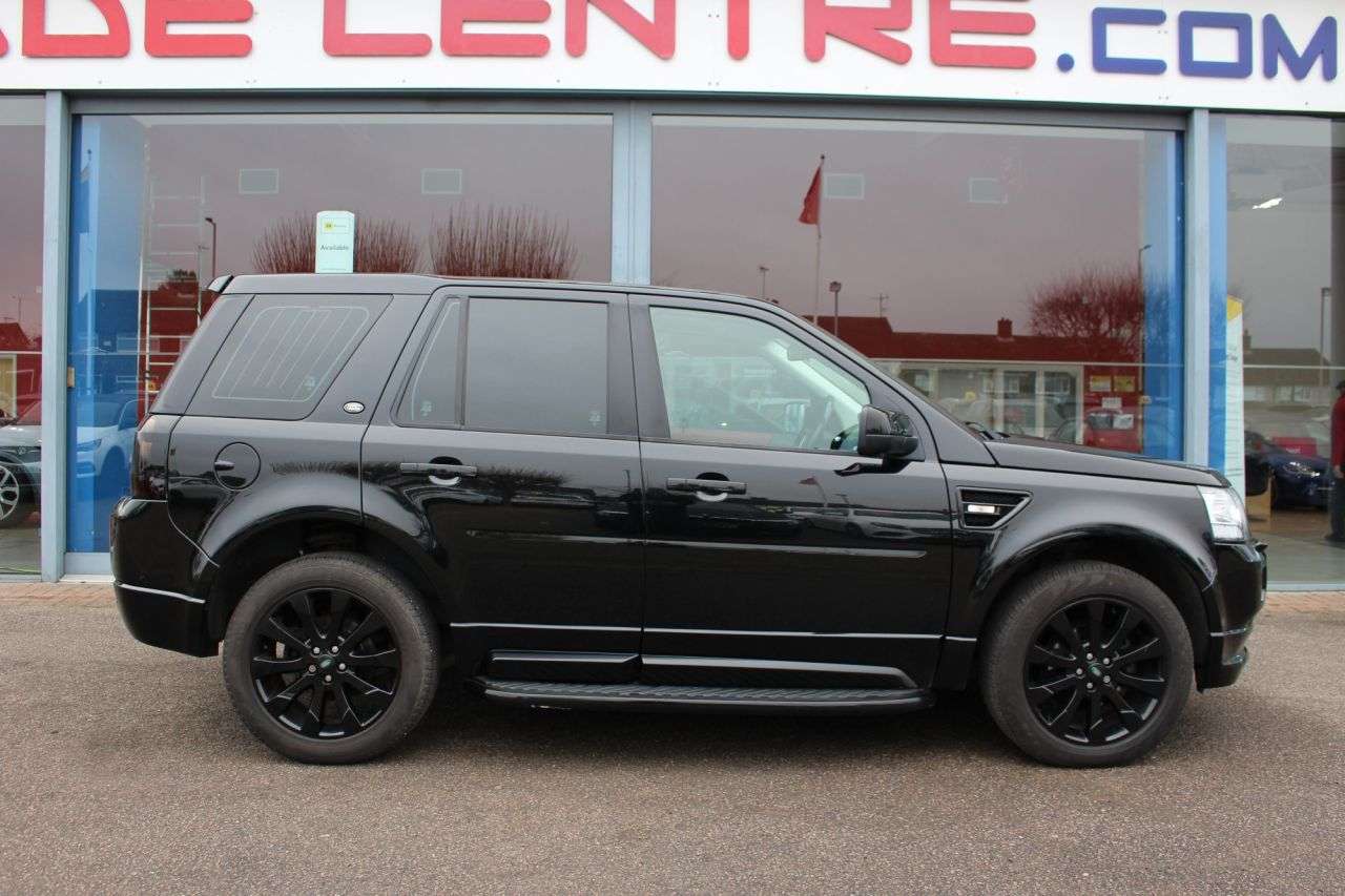 A 2014 LAND ROVER FREELANDER 2 2.2 SD4 Dynamic SUV 5dr Diesel CommandShift 4WD Euro 5 (190 ps) P/SENSORS, A 2014 LAND ROVER FREELANDER 2 2.2 SD4 Dynamic SUV 5dr Diesel CommandShift 4WD Euro 5 (190 ps) P/SENSORS,