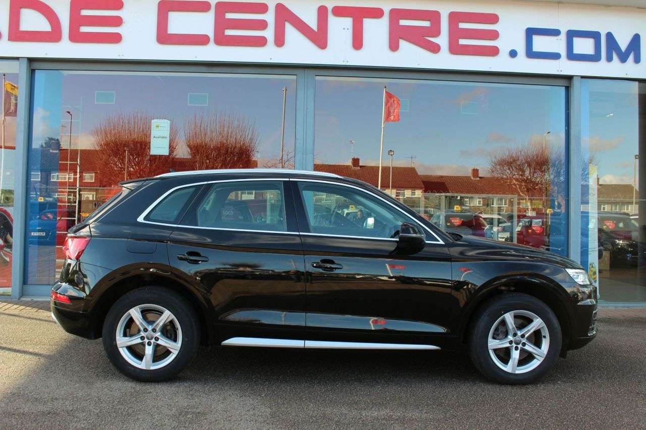 A 2019 AUDI Q5 2.0 TDI 40 Sport SUV 5dr Diesel S Tronic quattro Euro 6 (s/s) (190 ps) DAB, A 2019 AUDI Q5 2.0 TDI 40 Sport SUV 5dr Diesel S Tronic quattro Euro 6 (s/s) (190 ps) DAB,