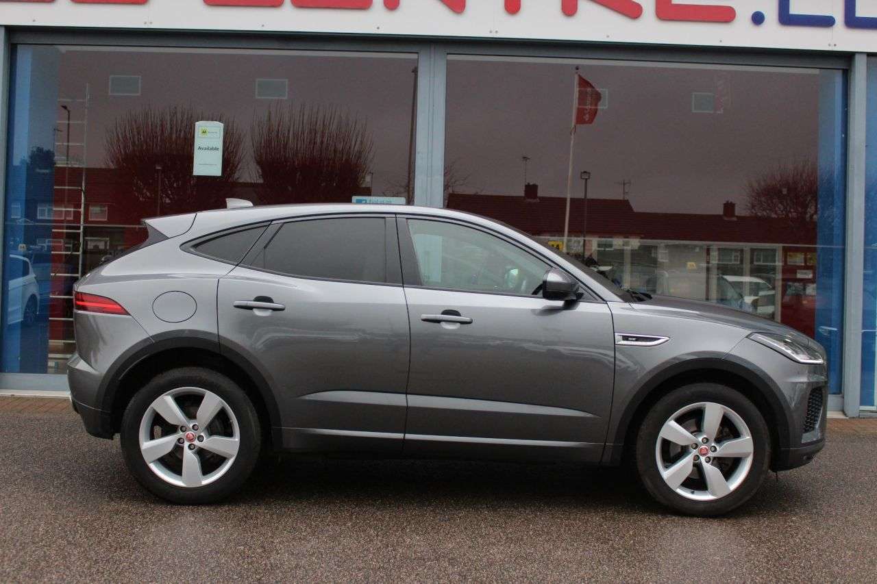 A 2018 JAGUAR E-PACE 2.0 D180 R-Dynamic SE SUV 5dr Diesel Auto AWD Euro 6 (s/s) (180 ps) E/TAILG A 2018 JAGUAR E-PACE 2.0 D180 R-Dynamic SE SUV 5dr Diesel Auto AWD Euro 6 (s/s) (180 ps) E/TAILG
