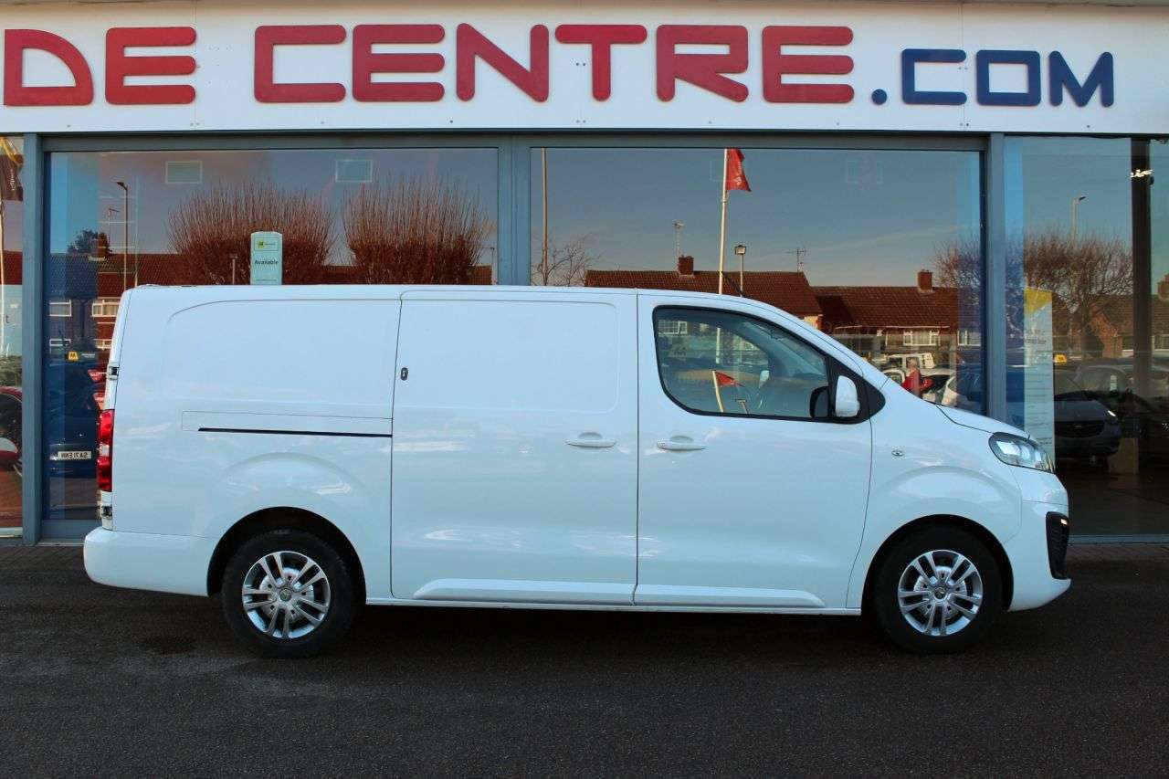 A 0 VAUXHALL VIVARO 1.5 Turbo D 2900 Sportive Panel Van 5dr Diesel Manual L2 H1 Euro 6 (s/s) (1 A 0 VAUXHALL VIVARO 1.5 Turbo D 2900 Sportive Panel Van 5dr Diesel Manual L2 H1 Euro 6 (s/s) (1