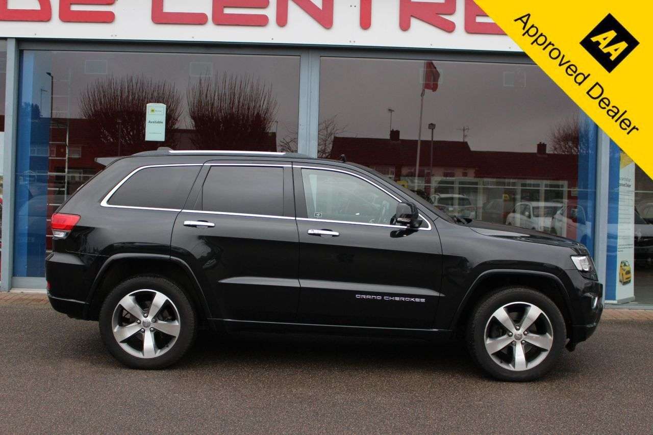 A 2014 JEEP GRAND CHEROKEE 3.0 V6 CRD Overland SUV 5dr Diesel Auto 4WD Euro 5 (247 bhp) DAB, XENONS, 2 A 2014 JEEP GRAND CHEROKEE 3.0 V6 CRD Overland SUV 5dr Diesel Auto 4WD Euro 5 (247 bhp) DAB, XENONS, 2